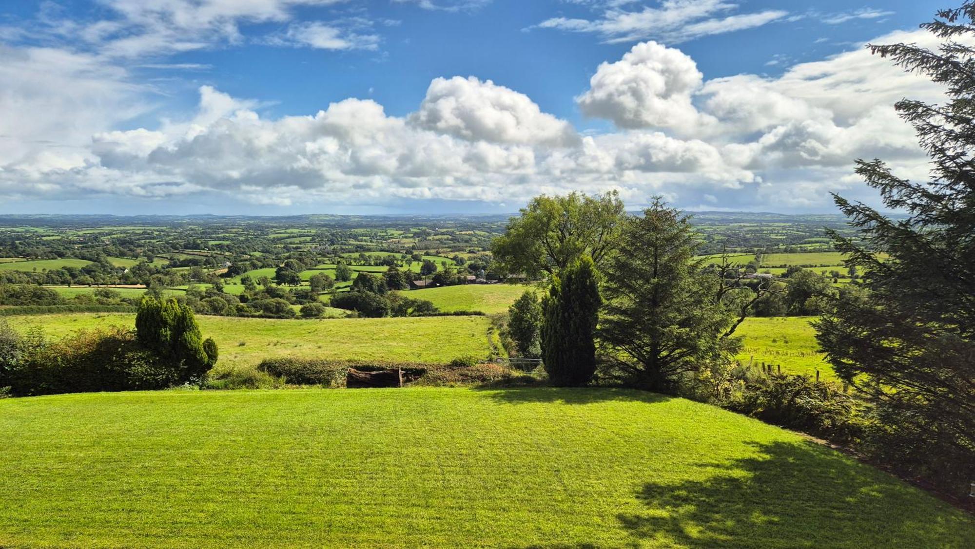 Goldenhill Guesthouse Omagh Bagian luar foto