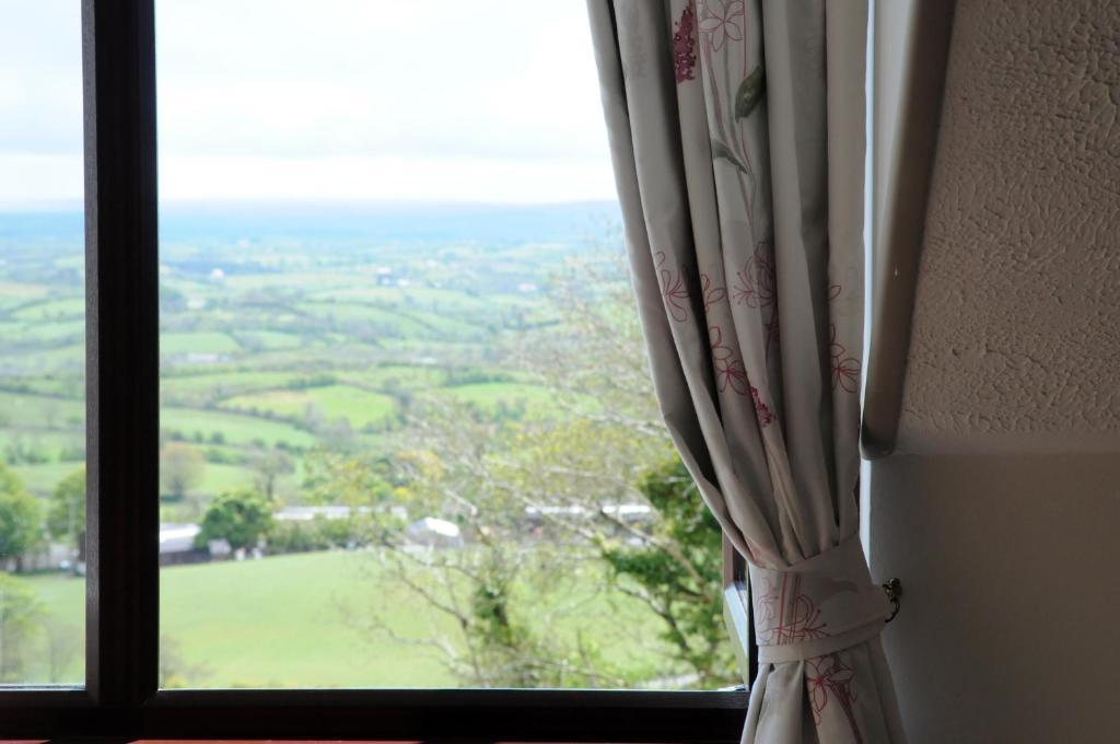 Goldenhill Guesthouse Omagh Bagian luar foto